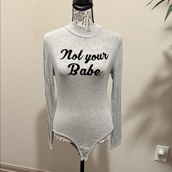a'gaci Tops - a'gaci Light Gray Long Sleeve Bodysuit
